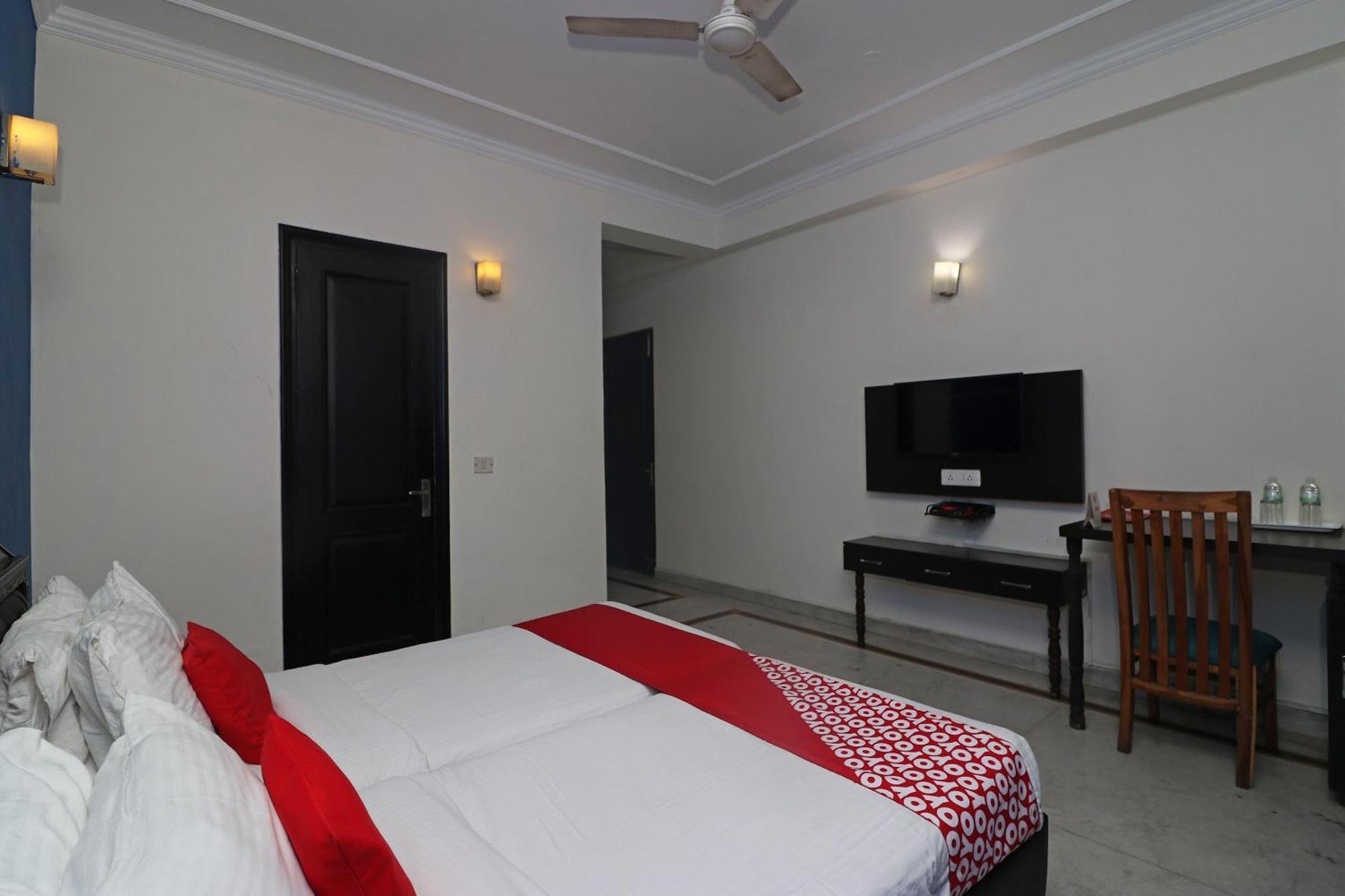 Hotel O Golden Cafe 3*